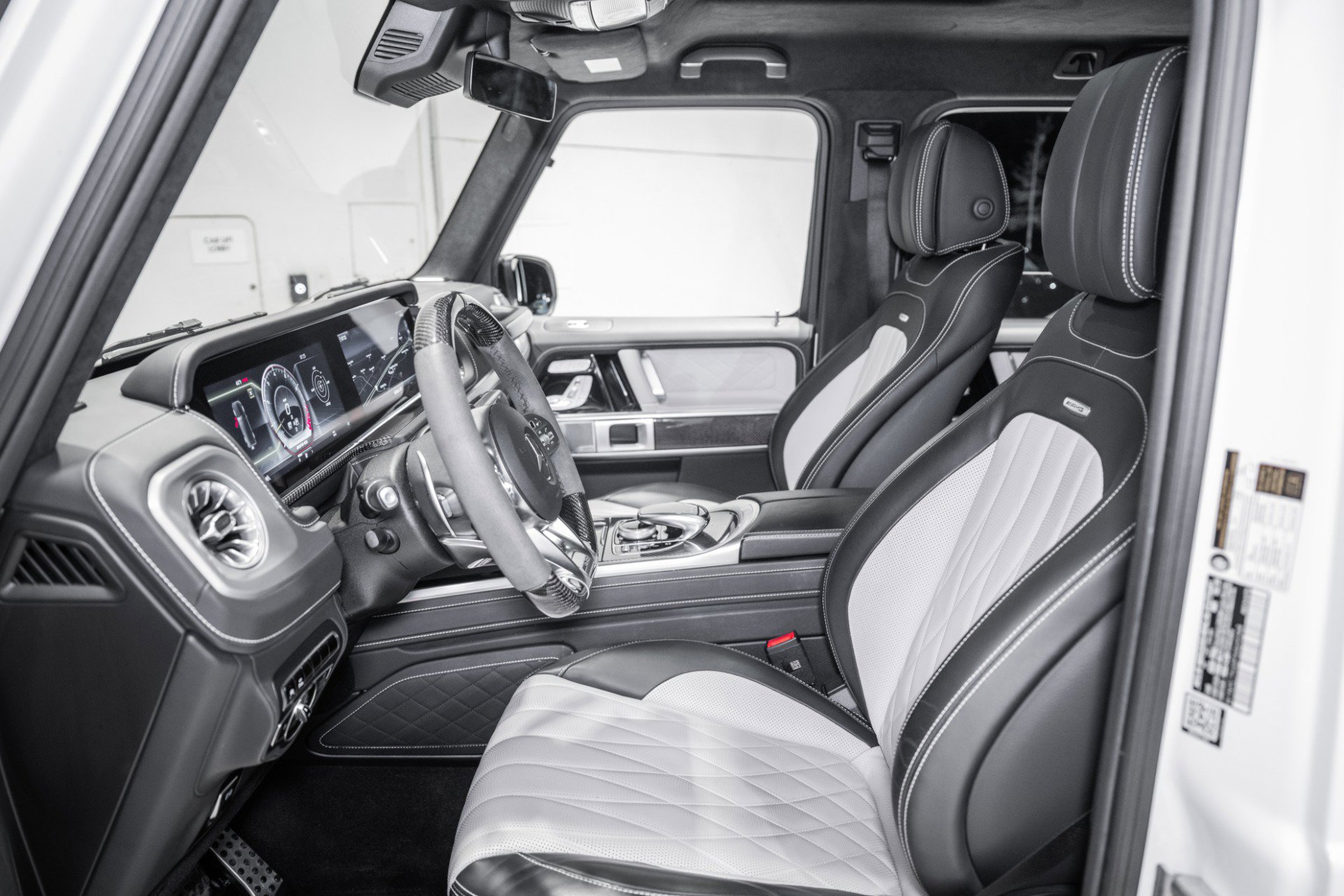 Used 2023 Mercedes-Benz G 63 AMG 4MATIC image 2