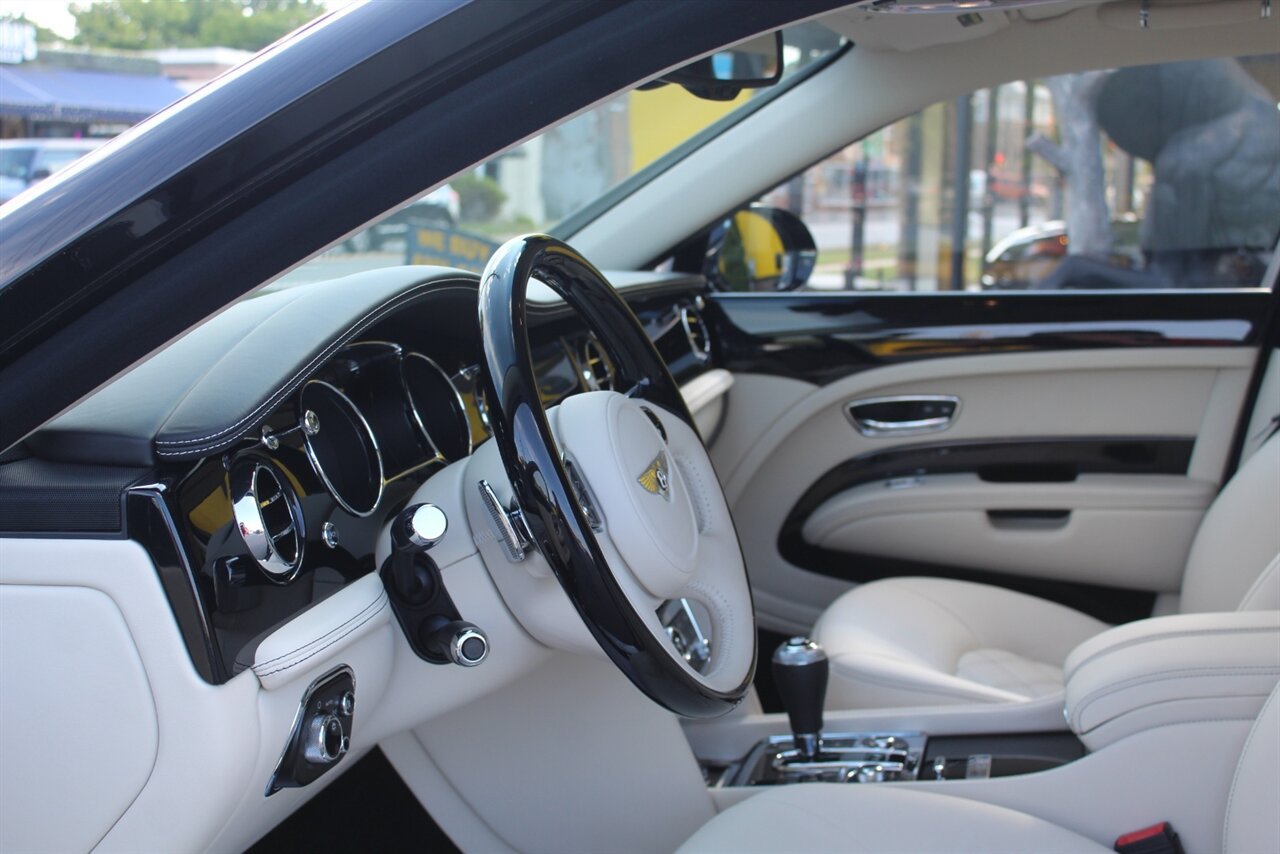 Used 2013 Bentley Mulsanne RWD image 25