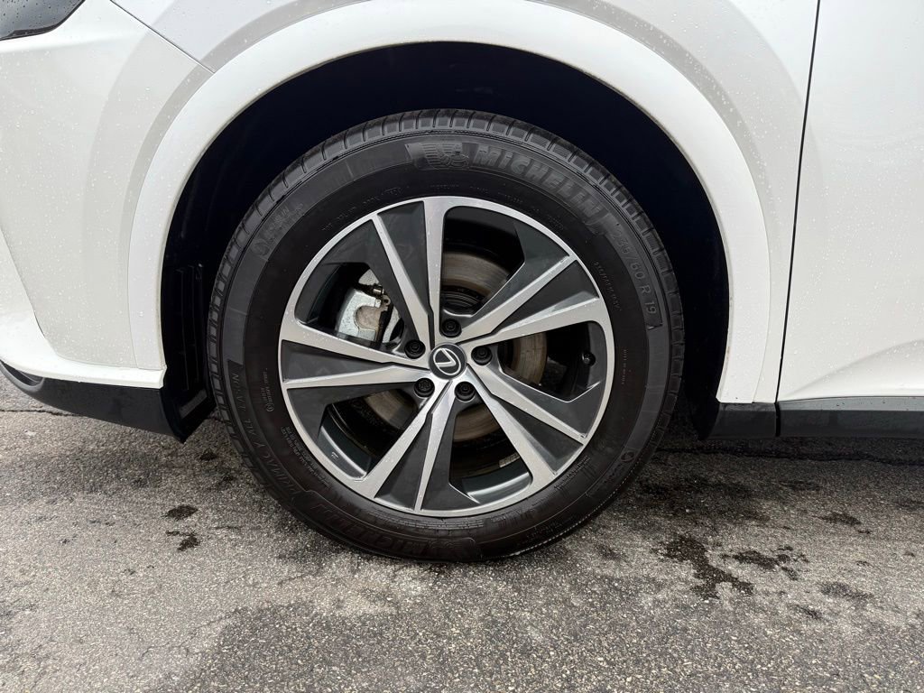 Used 2024 Lexus RX 350 Premium w/ Accessory Package image 25