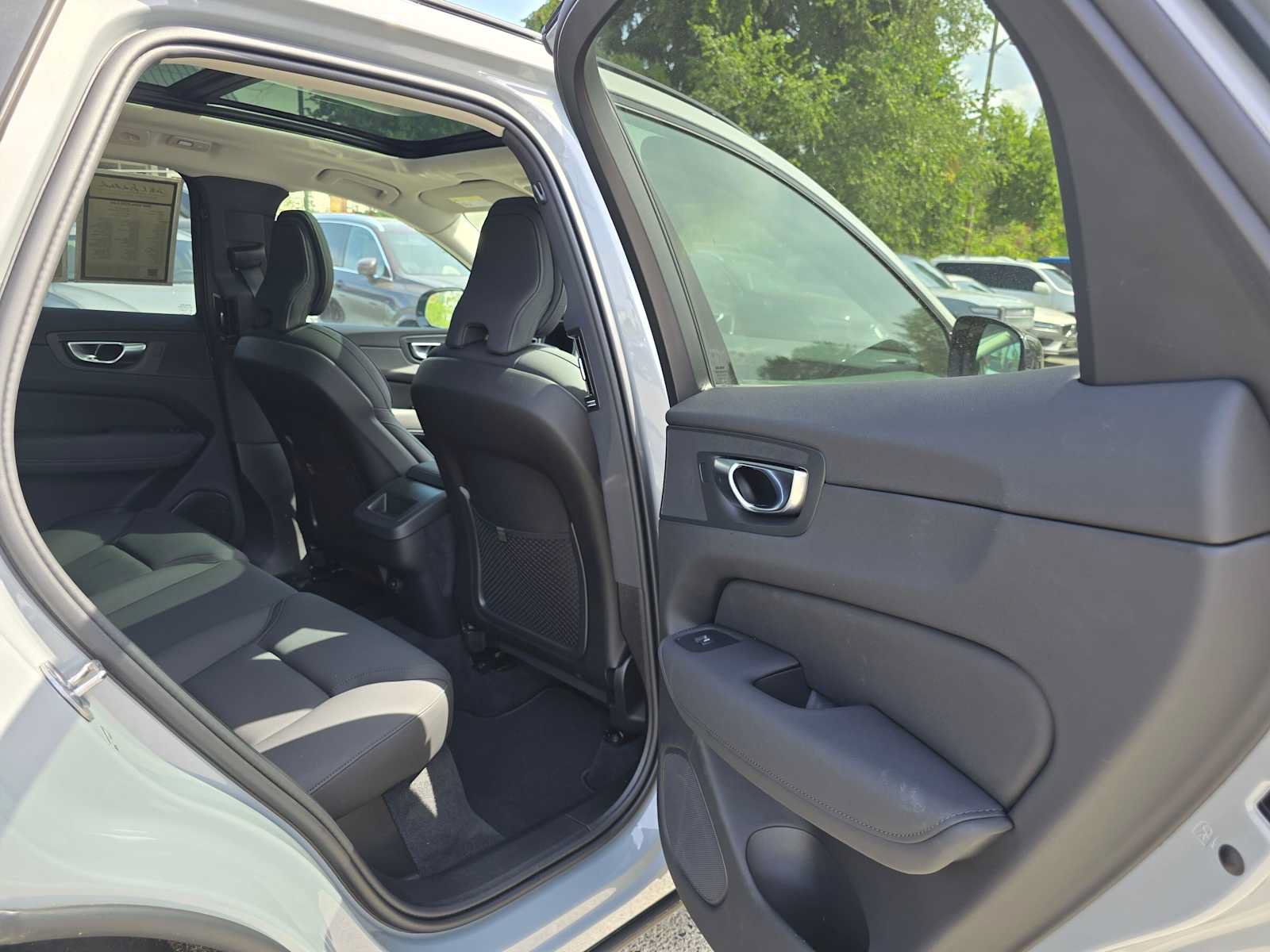 Used 2026 Volvo XC60 B5 Core AWD/4WD image 13