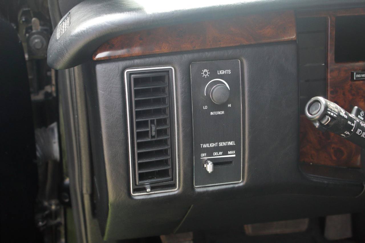 Used 1996 Cadillac Fleetwood Brougham RWD image 42