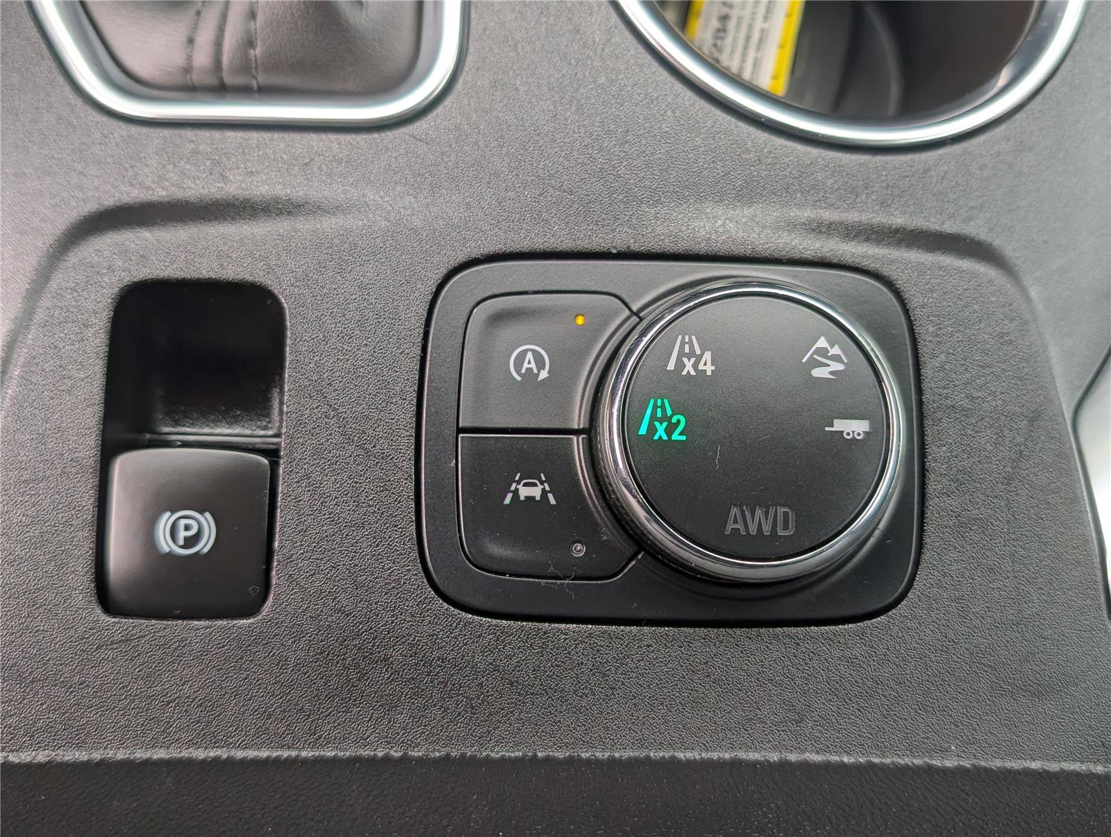 Used 2023 Chevrolet Traverse Premier w/ LPO, Floor Liner Package AWD/4WD image 30