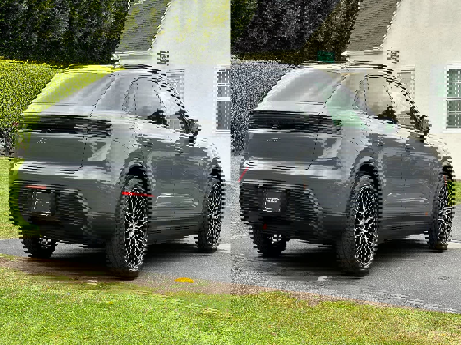 New 2026 Porsche Macan Electric RWD image 8