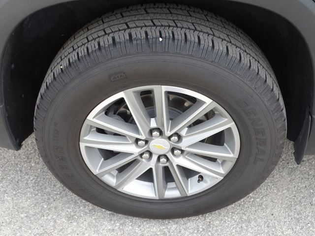 Used 2022 Chevrolet Traverse LT image 16