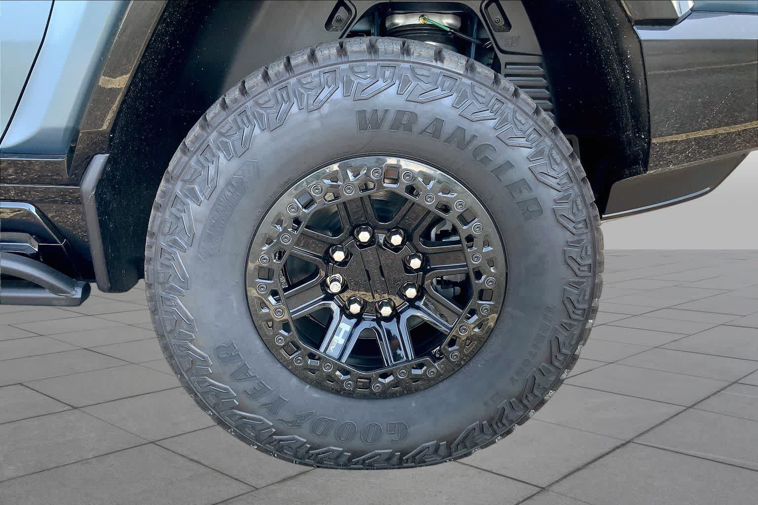 New 2024 GMC Hummer EV 3X w/ Omega Edition AWD/4WD image 11