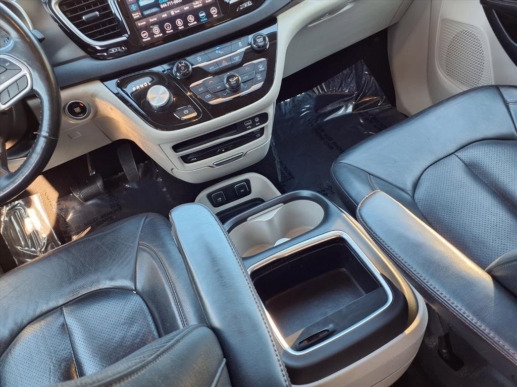 Used 2020 Chrysler Pacifica Touring-L Plus image 11