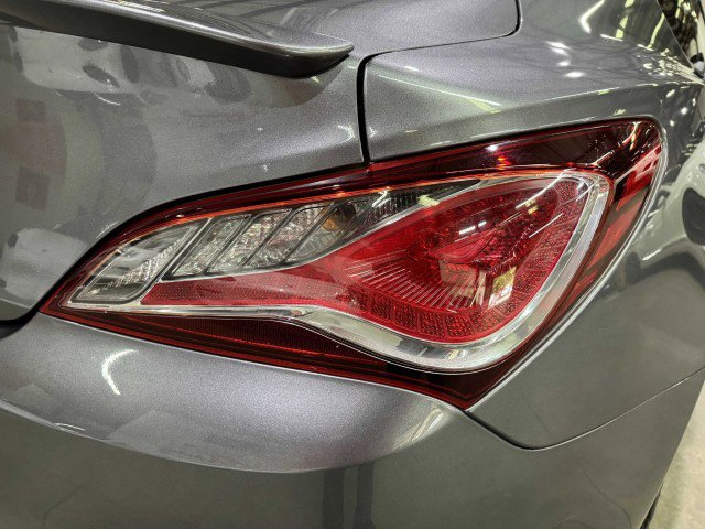 Used 2015 Hyundai Genesis 3.8 image 16