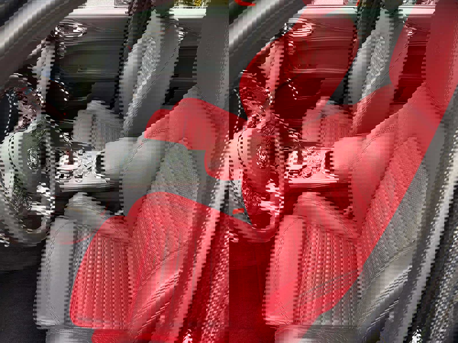 Used 2022 Alfa Romeo Giulia Veloce image 10