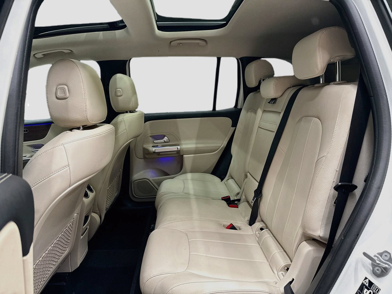 Used 2022 Mercedes-Benz GLB 250 4MATIC image 25