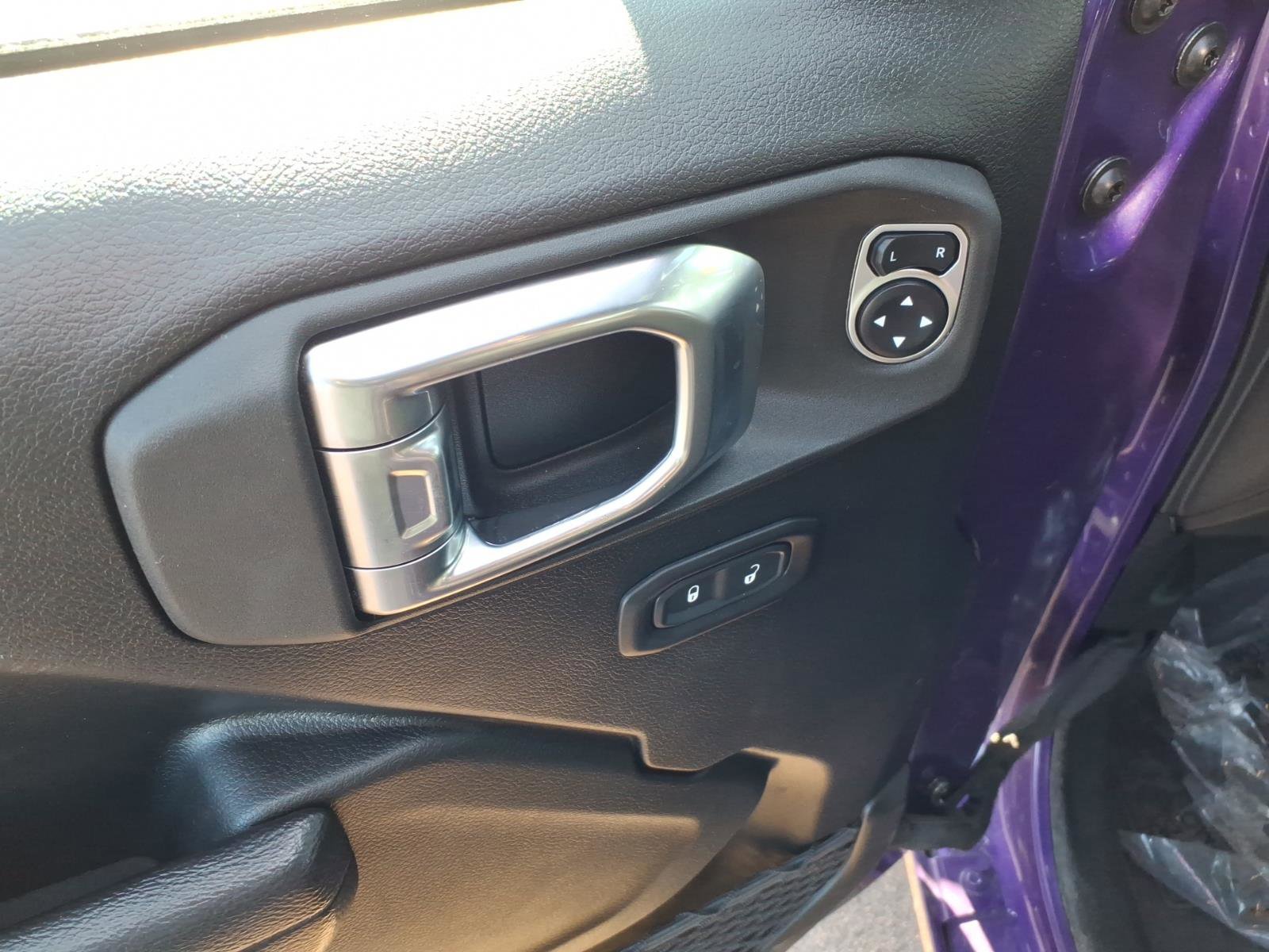 Used 2023 Jeep Wrangler Unlimited Rubicon w/ LED Lighting Group image 33