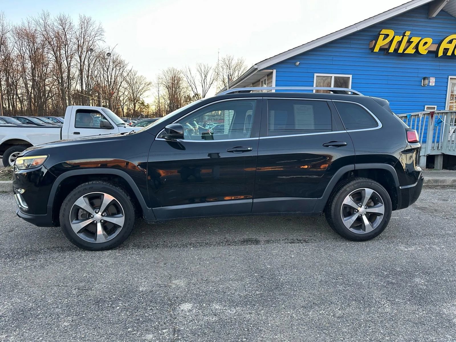Used 2020 Jeep Cherokee Limited image 3