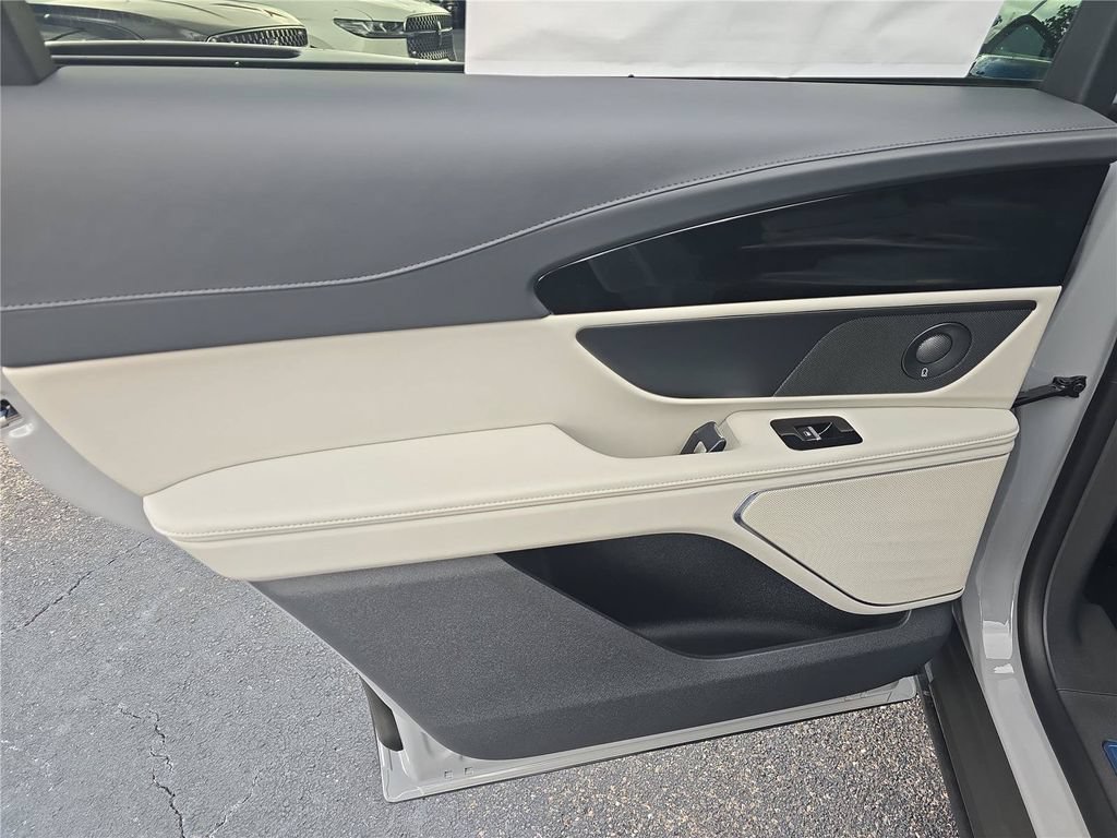 New 2026 Lincoln Nautilus Premier w/ Equipment Group 102A AWD/4WD image 9