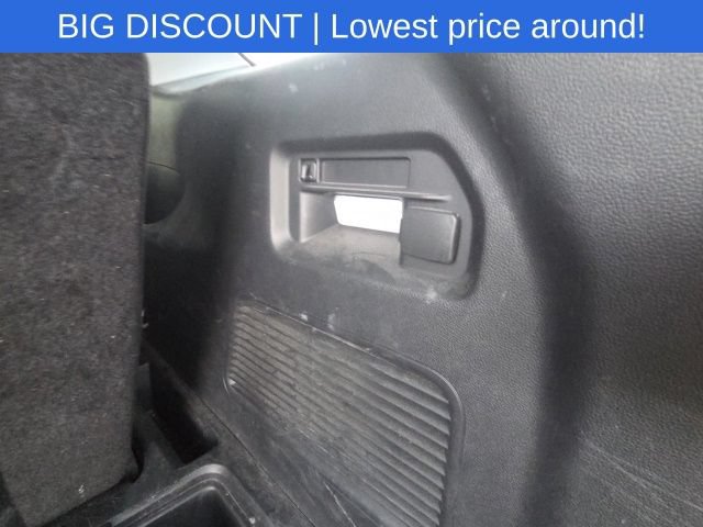 Used 2023 Ford Explorer XLT AWD/4WD image 13