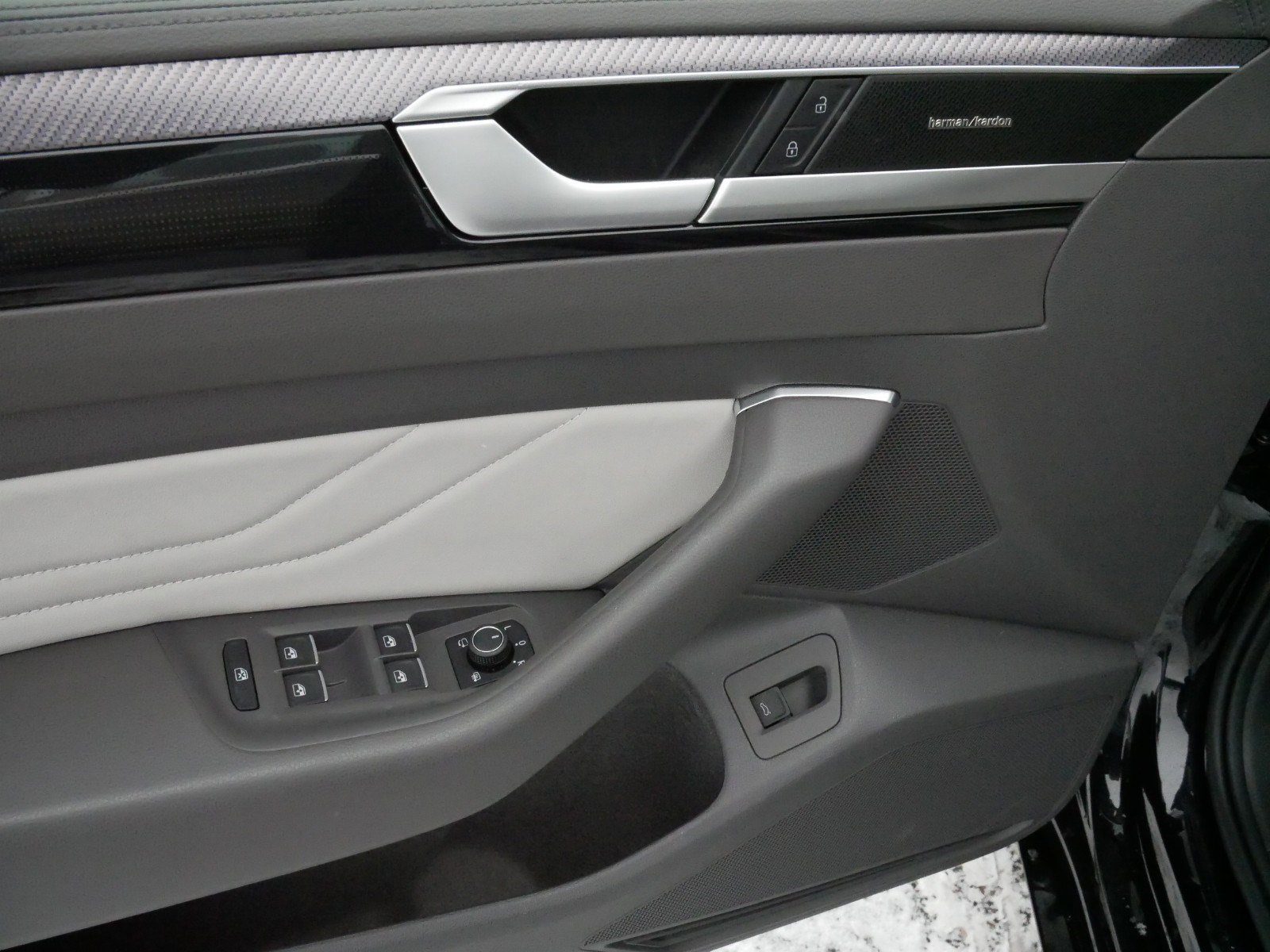 Used 2023 Volkswagen Arteon SEL Premium image 19