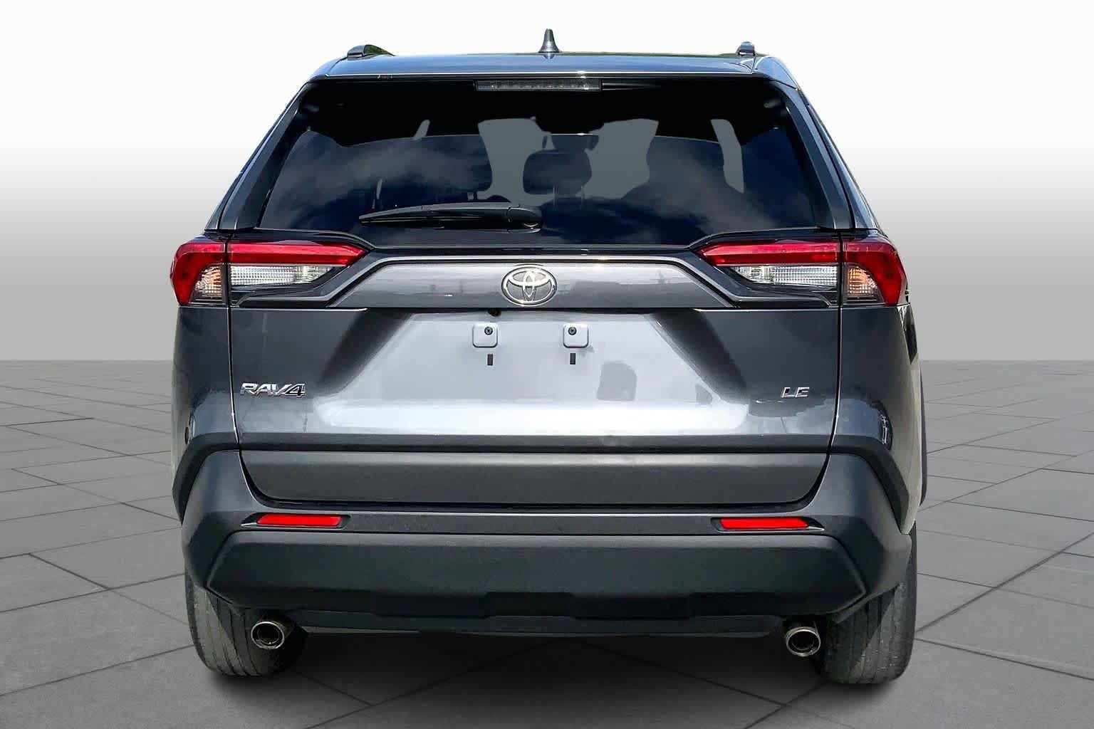 Used 2019 Toyota RAV4 LE image 5