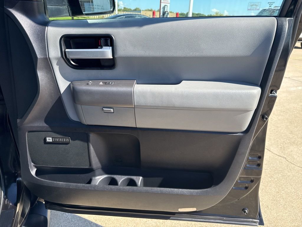 Used 2017 Toyota Sequoia Limited w/ Safety & Convenience Package image 23