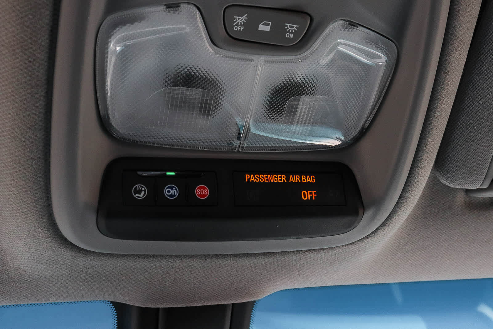 Used 2020 Chevrolet Bolt Premier FWD image 33