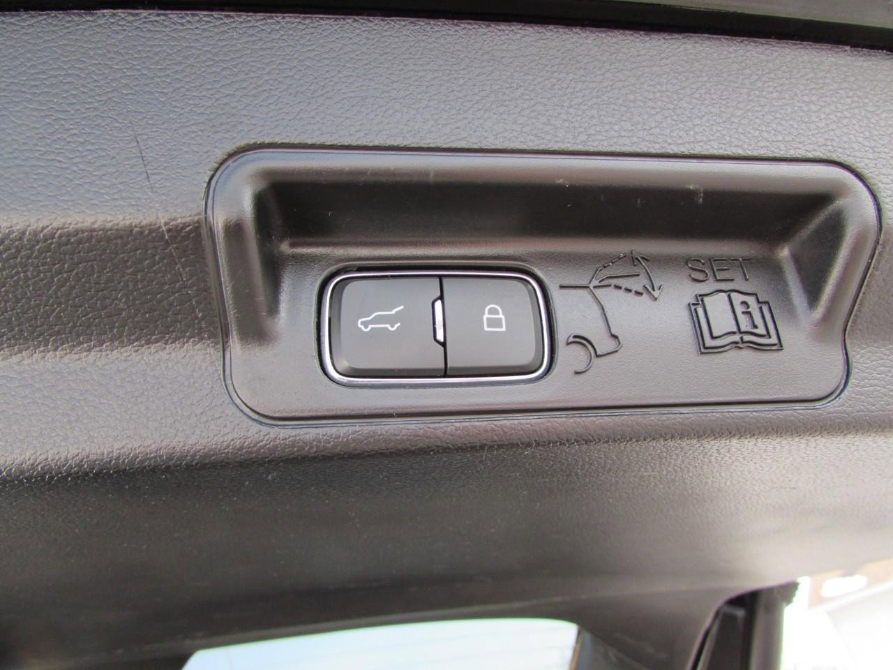 Used 2022 Ford Explorer XLT w/ Equipment Group 202A image 30