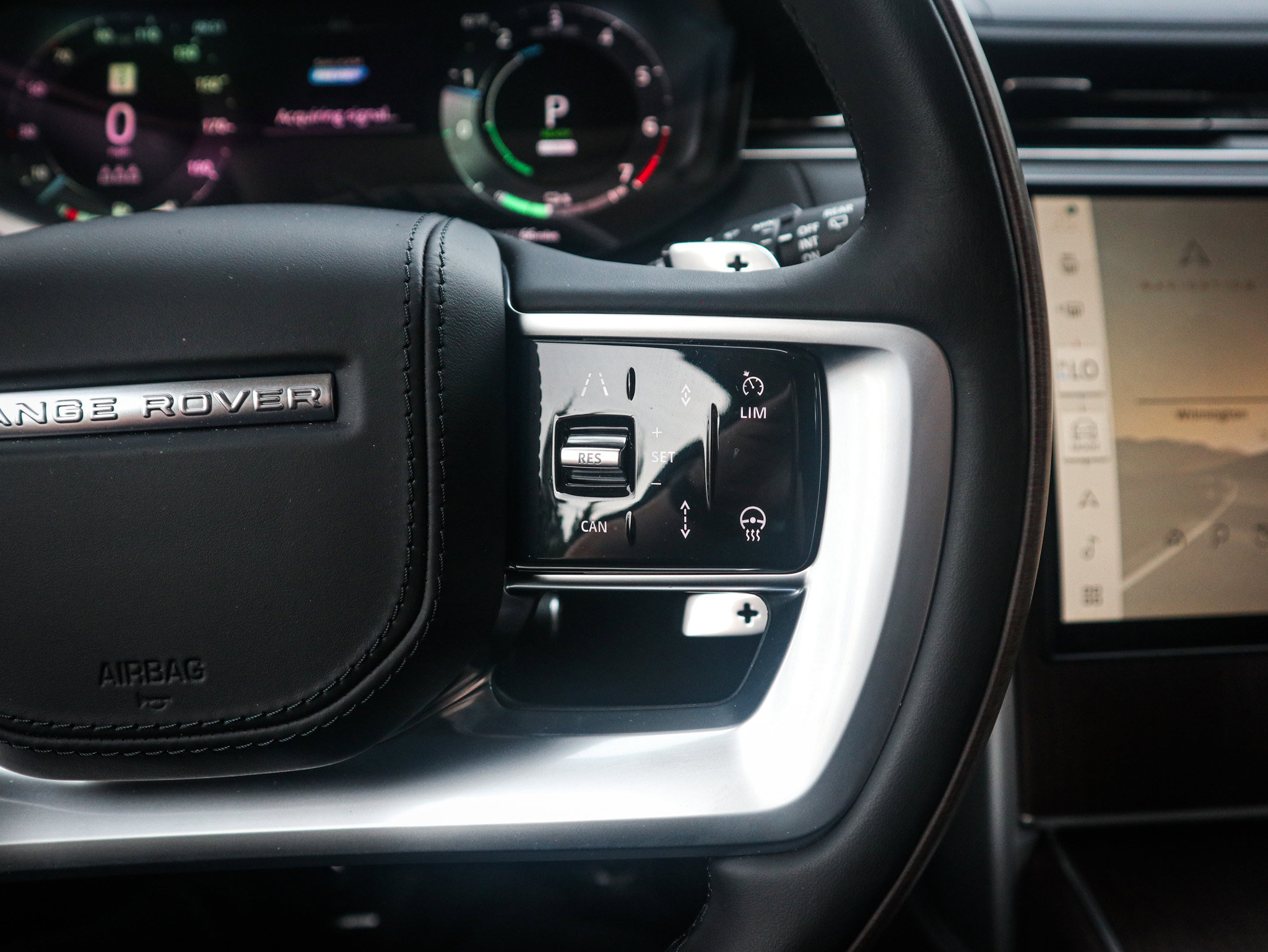 Used 2025 Land Rover Range Rover Autobiography image 20