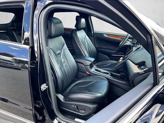 Used 2019 Lincoln MKC Reserve w/ MKC Climate Package AWD/4WD image 9