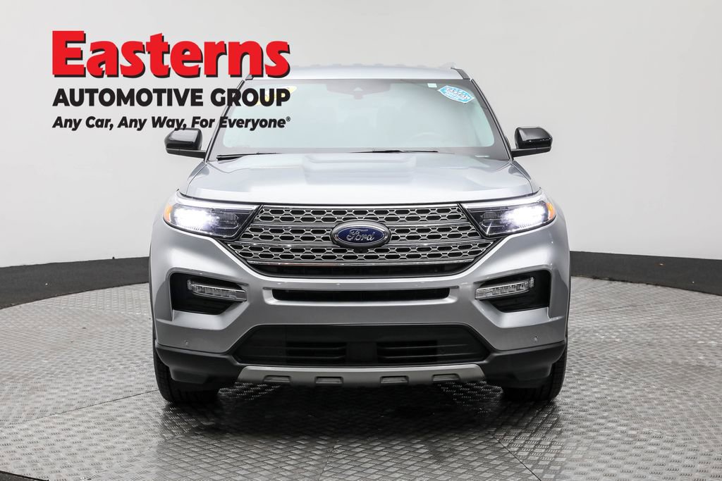 Used 2023 Ford Explorer Limited AWD/4WD image 2