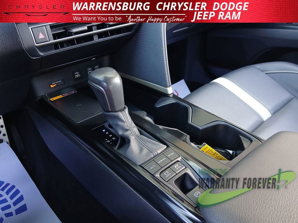 Used 2025 Toyota Camry SE image 23