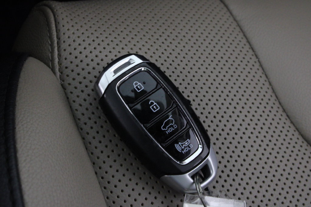 Used 2020 Hyundai Santa Fe SEL w/ Convenience + Premium Package FWD image 30