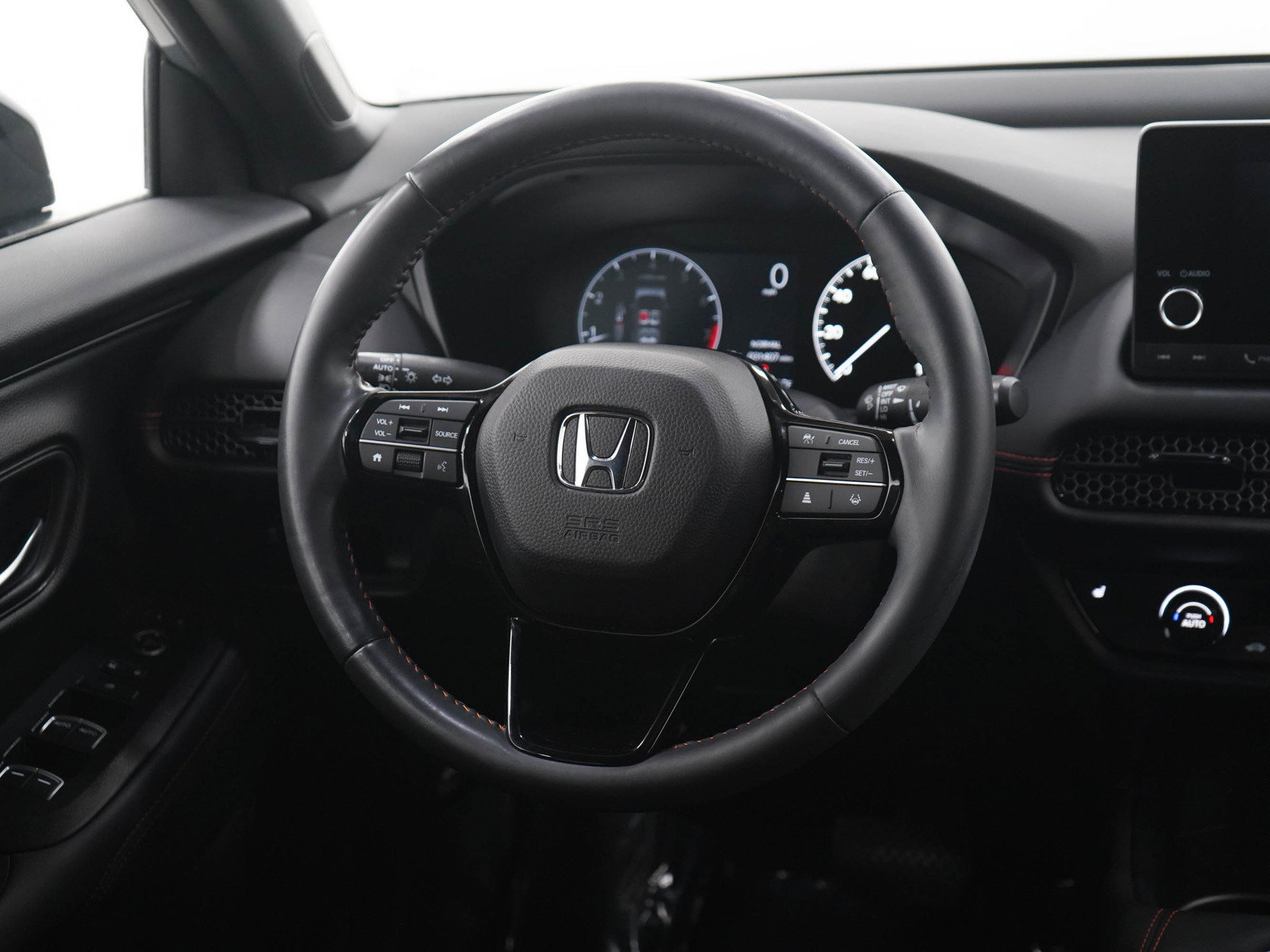 Used 2024 Honda HR-V Sport image 14