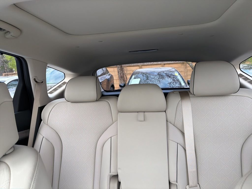 Used 2025 Genesis GV80 2.5T Prestige image 32