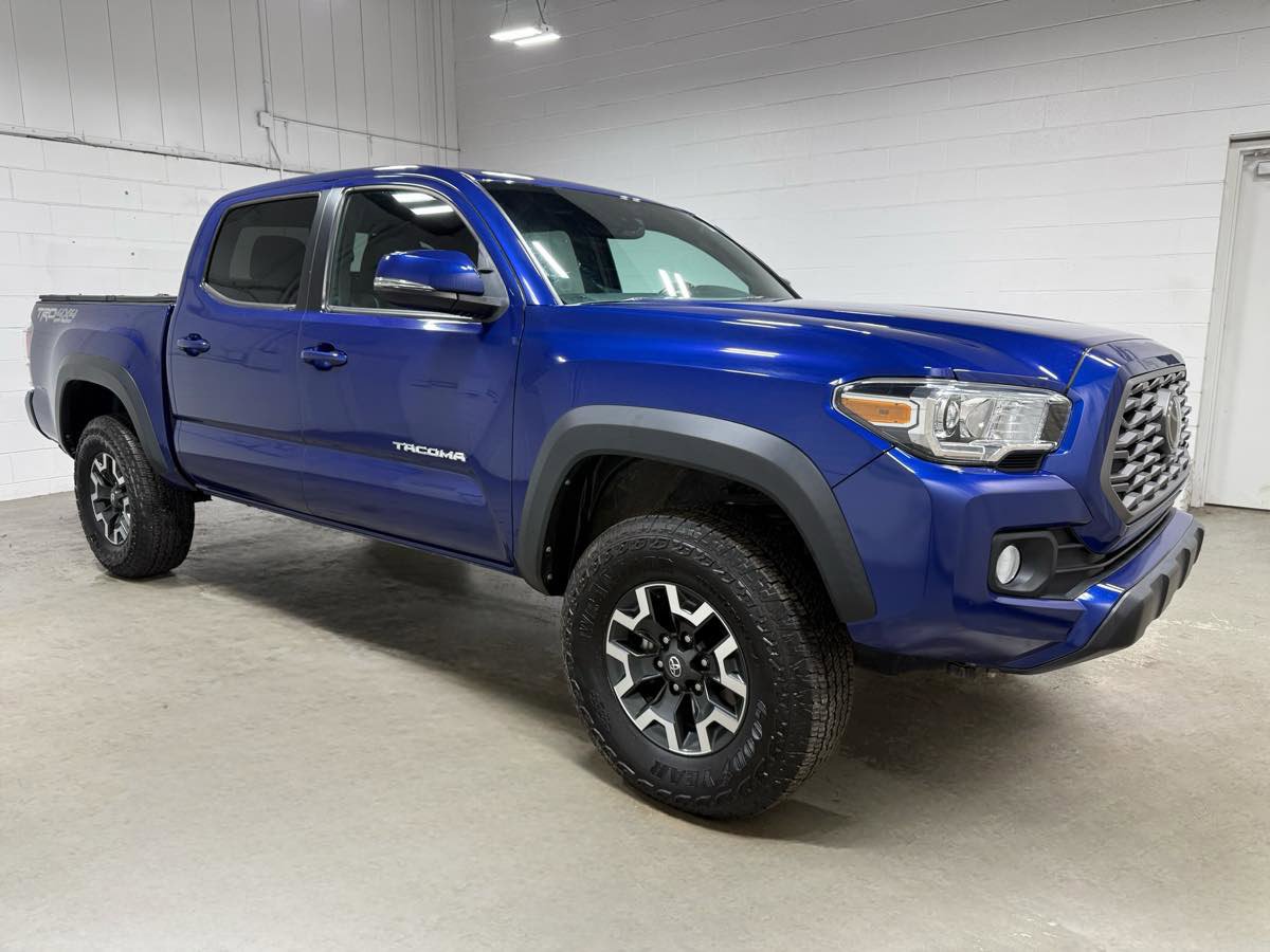 Used 2023 Toyota Tacoma TRD Off-Road image 3