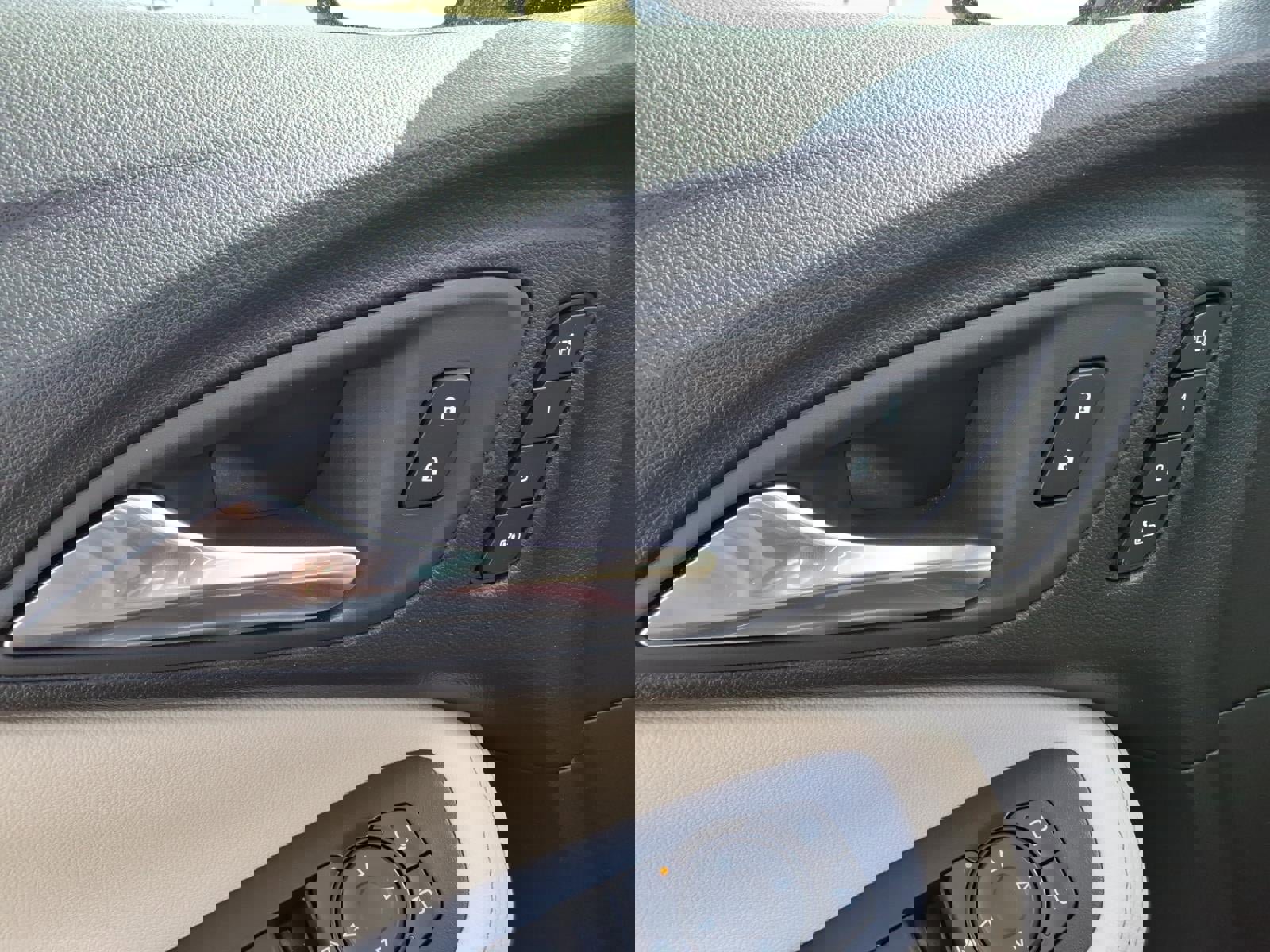 Used 2026 Buick Encore GX Avenir w/ Avenir Technology Package AWD/4WD image 15