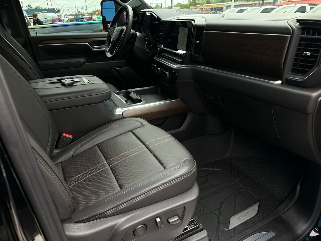 Certified 2025 Chevrolet Silverado 2500 High Country w/ High Country Premium Package image 16