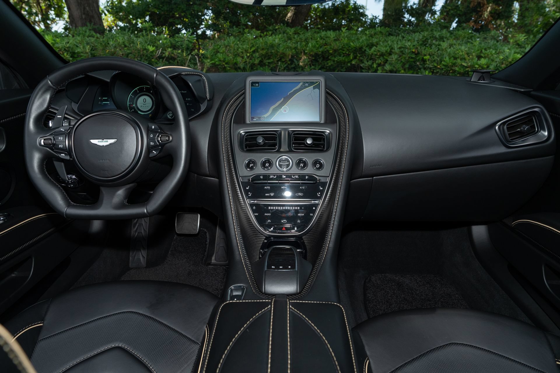 Used 2019 Aston Martin DBS Superleggera RWD image 18