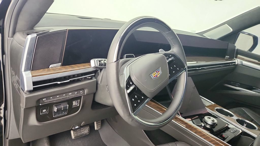Certified 2025 Cadillac Escalade ESV Sport Platinum w/ LPO, ONYX Package AWD/4WD image 14