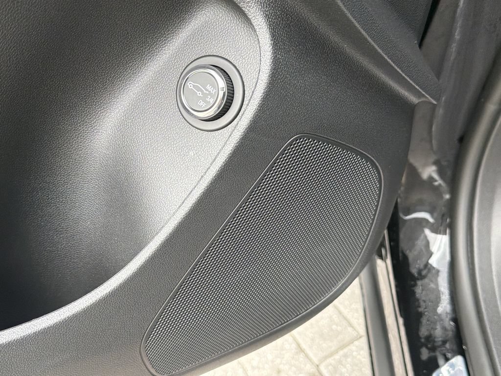 Certified 2025 Buick Envista Avenir FWD image 24