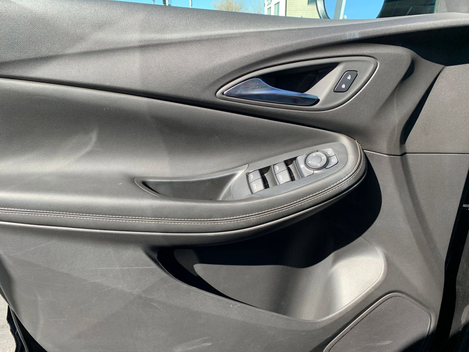 Used 2025 Buick Encore GX Preferred image 18