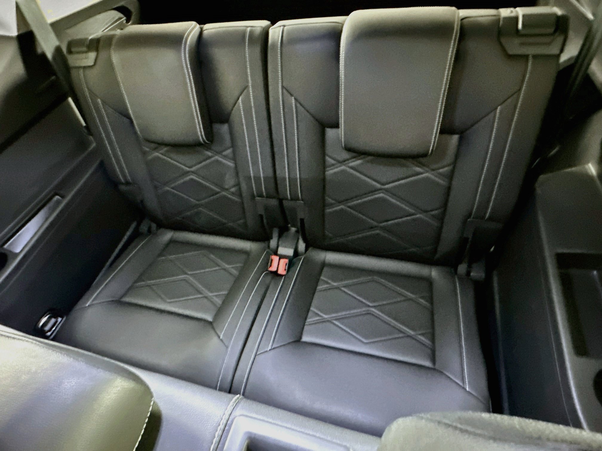 Used 2025 Volkswagen Atlas SE FWD image 29