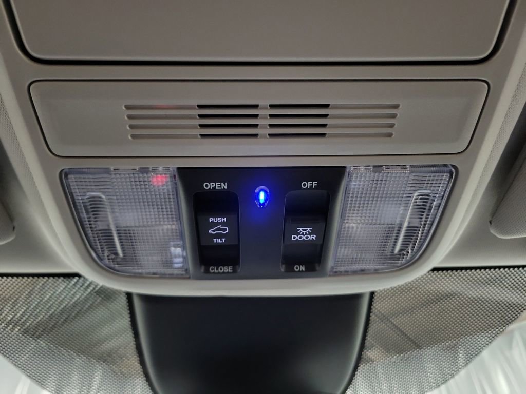 Used 2026 Honda Odyssey Elite image 21