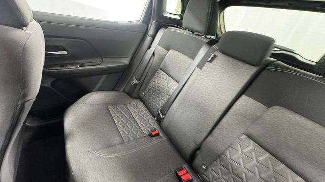 Certified 2025 Nissan Kicks SV image 14