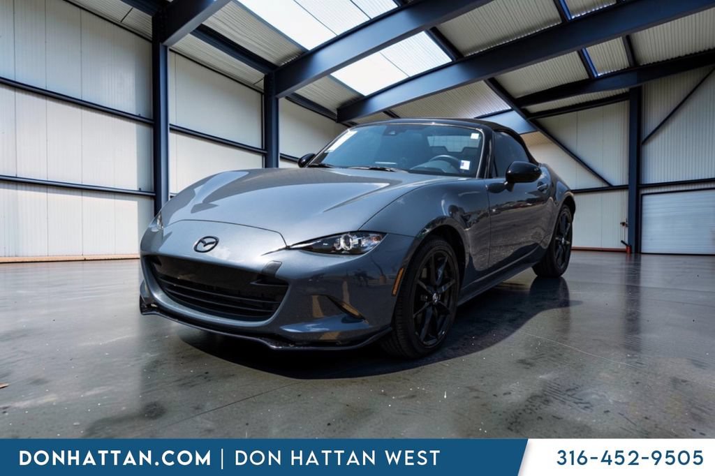 Used 2021 MAZDA MX-5 Miata Club RWD image 19
