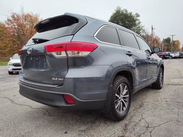 Used 2017 Toyota Highlander XLE AWD/4WD image 7