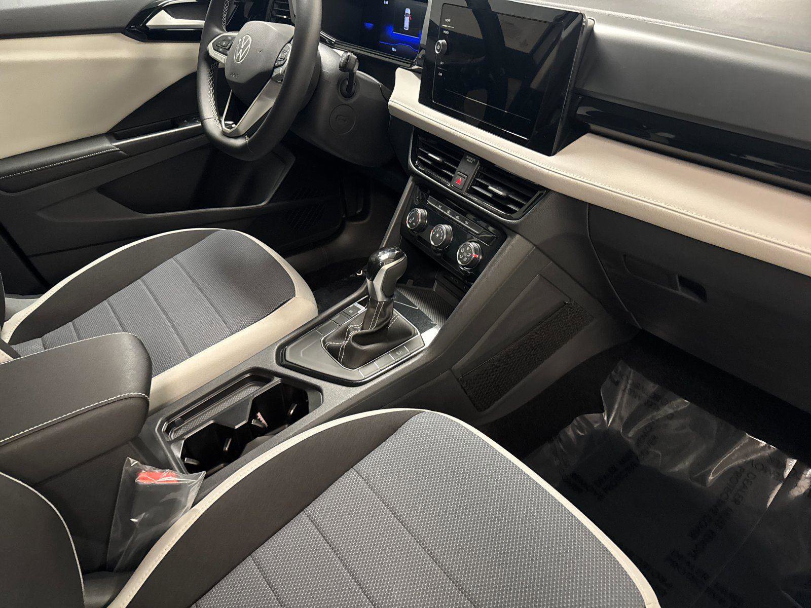 New 2026 Volkswagen Taos S image 15