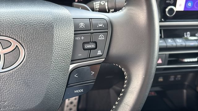 Used 2025 Toyota Camry SE FWD image 22