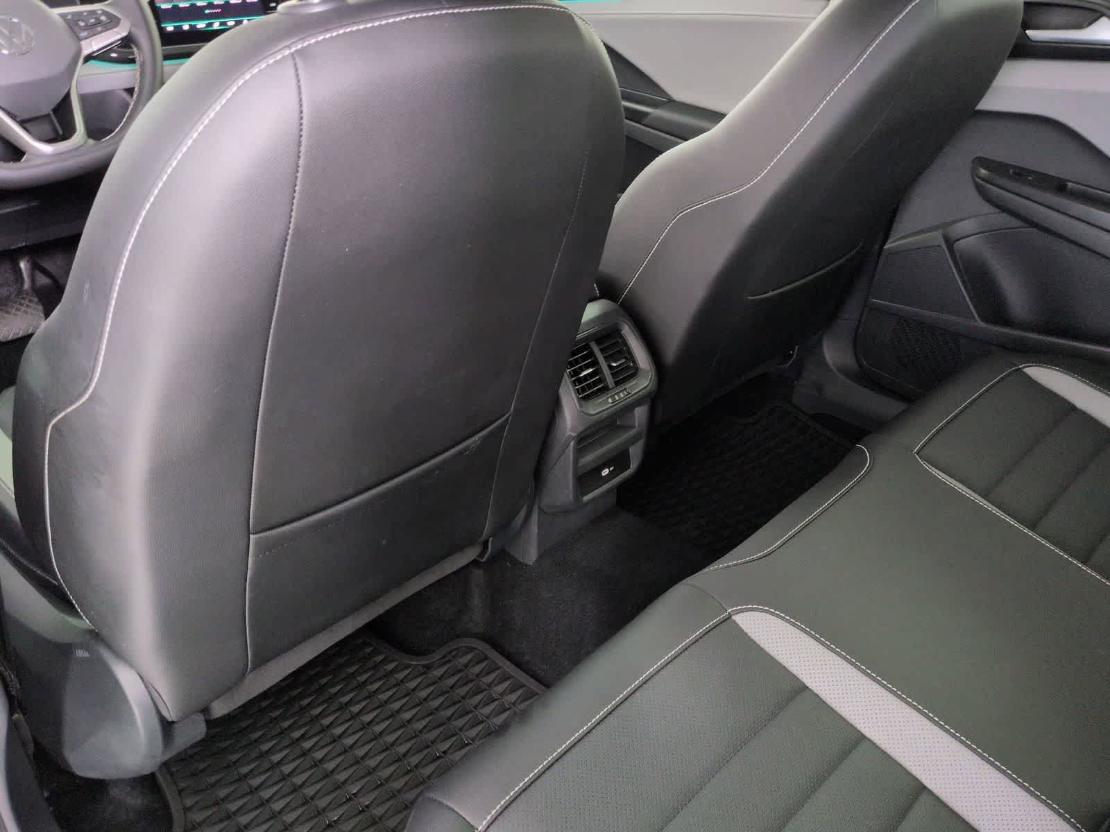 Certified 2022 Volkswagen Taos SEL AWD/4WD image 17