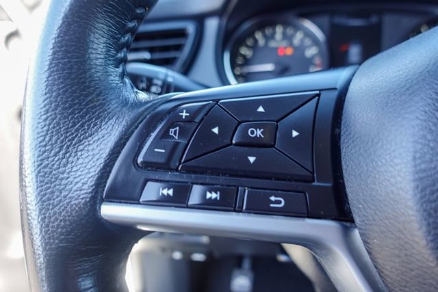 Used 2017 Nissan Rogue SV image 13