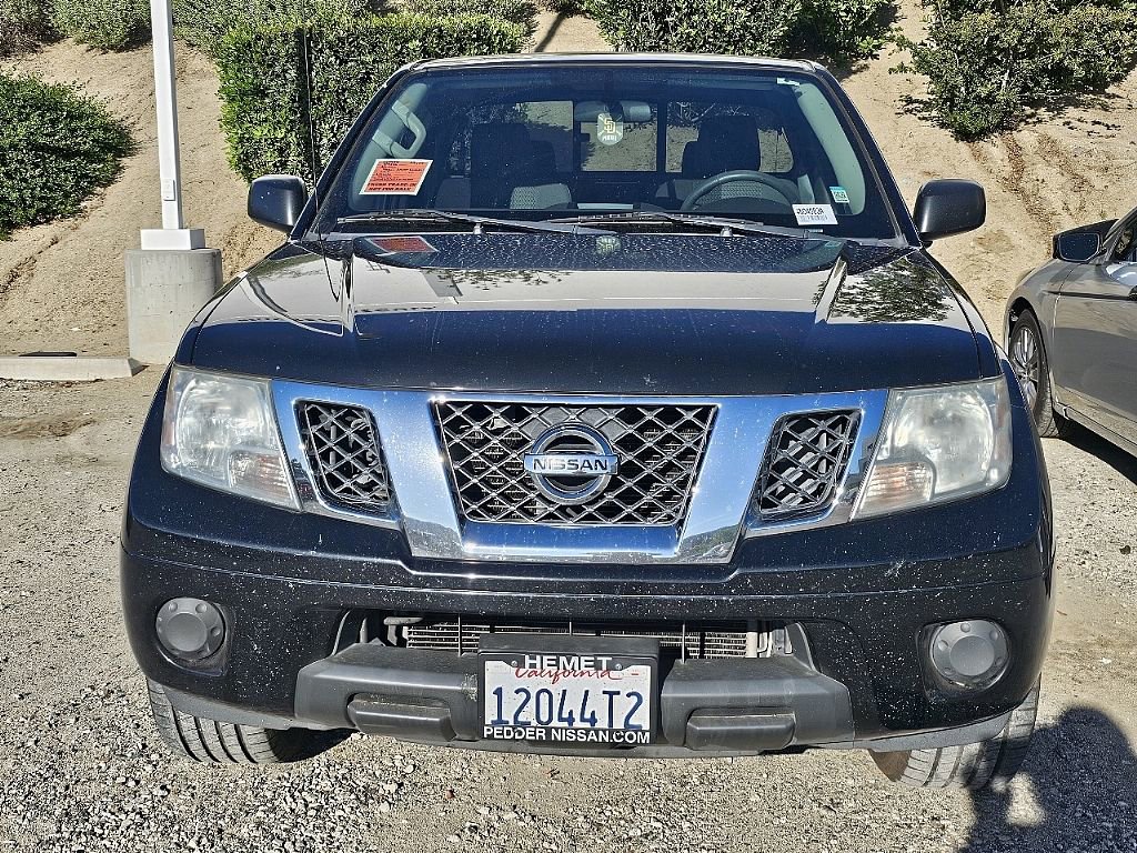 Used 2019 Nissan Frontier SV image 3