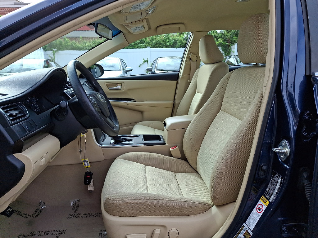 Used 2015 Toyota Camry LE FWD image 14