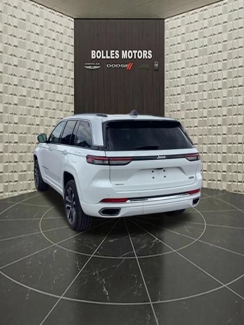 Certified 2023 Jeep Grand Cherokee Overland w/ Luxury Tech Group IV AWD/4WD image 7