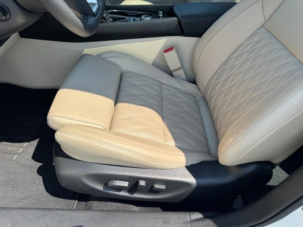 Used 2023 Nissan Maxima Platinum w/ Sport Mat Group FWD image 15