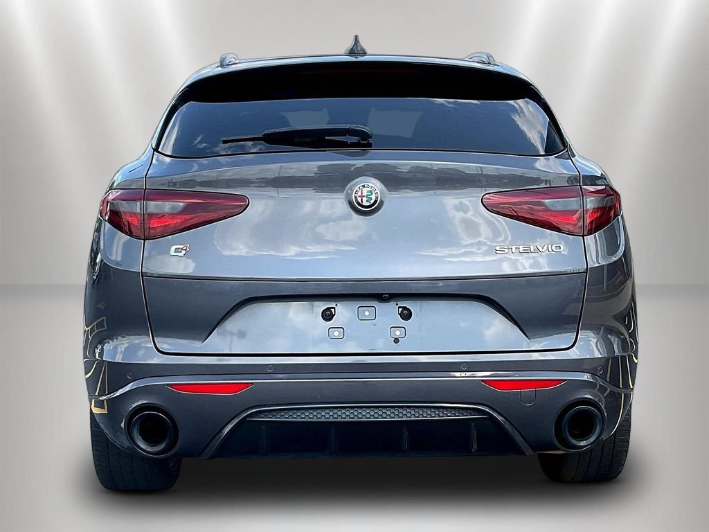 Used 2022 Alfa Romeo Stelvio Veloce AWD/4WD image 5